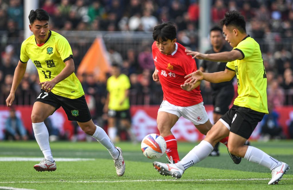 澳客投注-比赛中球员表现出色引人注目(比赛中球员表现出色引人注目的句子)