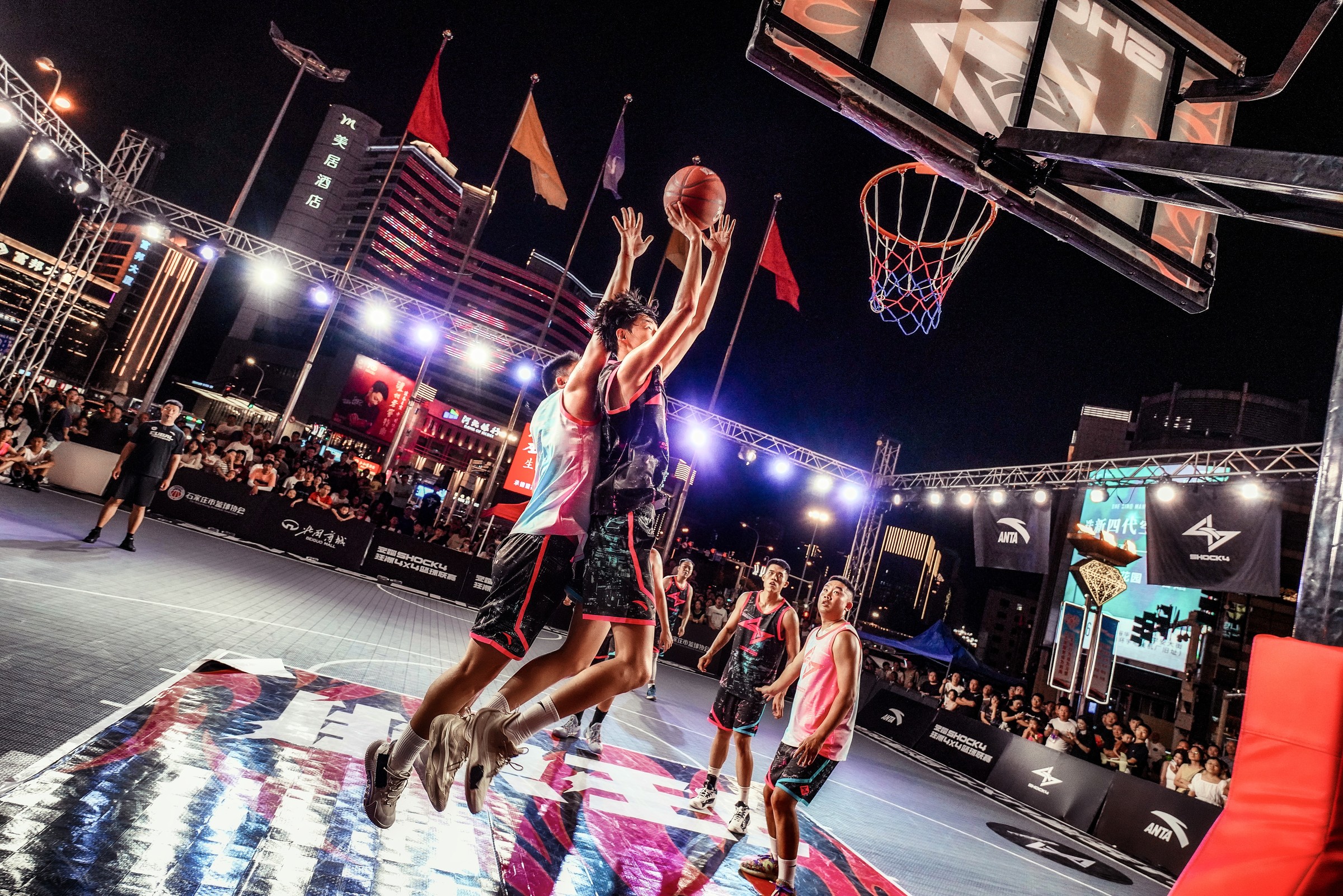 澳客入口-篮球联赛绽放魅力,赛季开赛火热的简单介绍