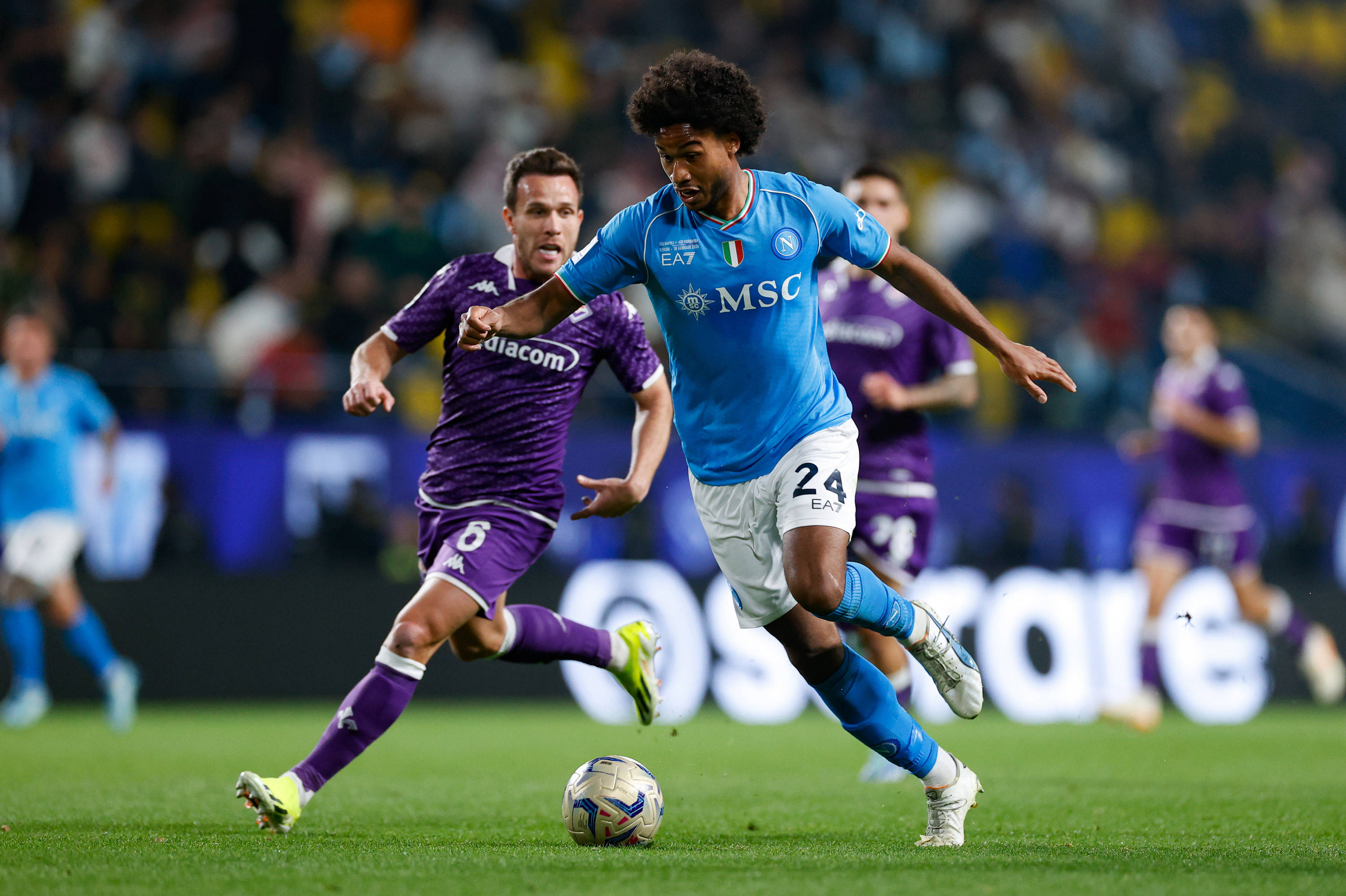 澳客平台-佛罗伦萨前锋重伤报销，球队急需替补