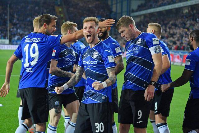 澳客注册-包含门兴格拉德巴赫主场击败柏林赫塔，继续向前的词条