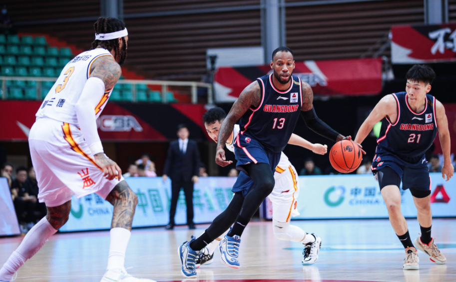 澳客电竞-湖北队外援表现出色,掀翻对手