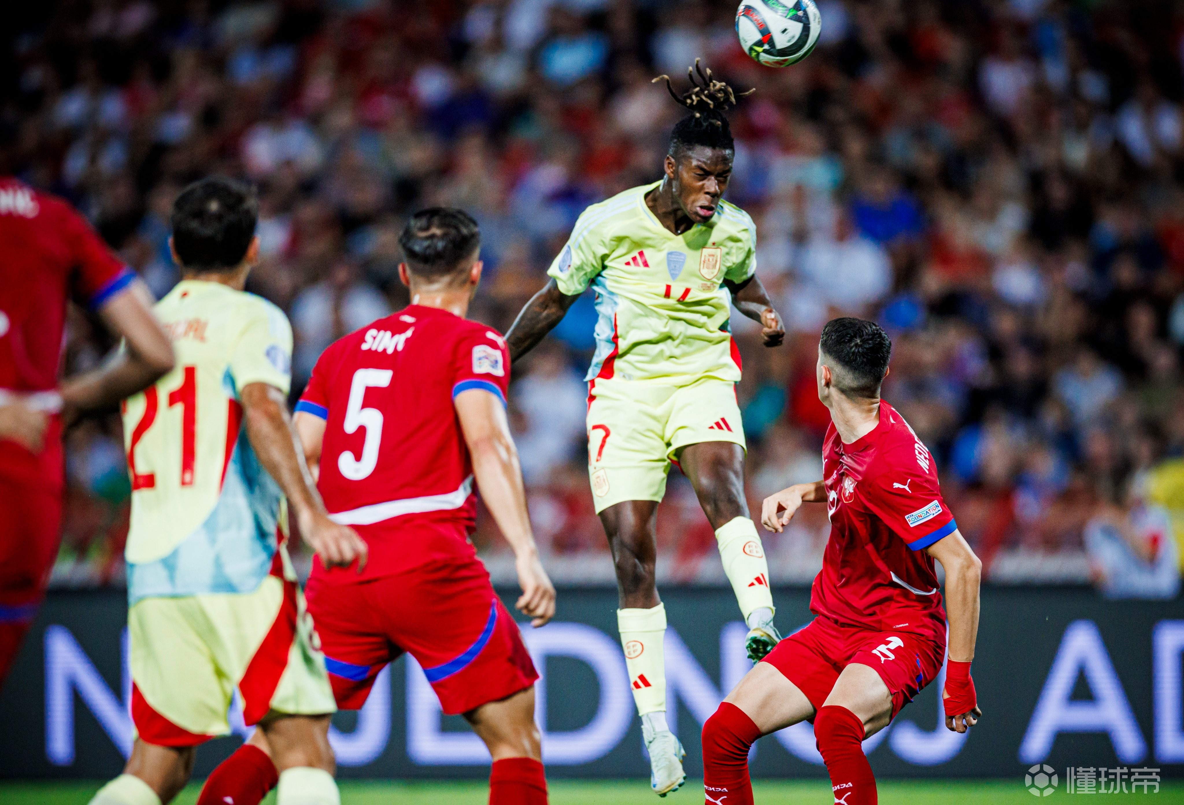 澳客app-西班牙队夺得美洲杯冠军,庆祝活动持续进行