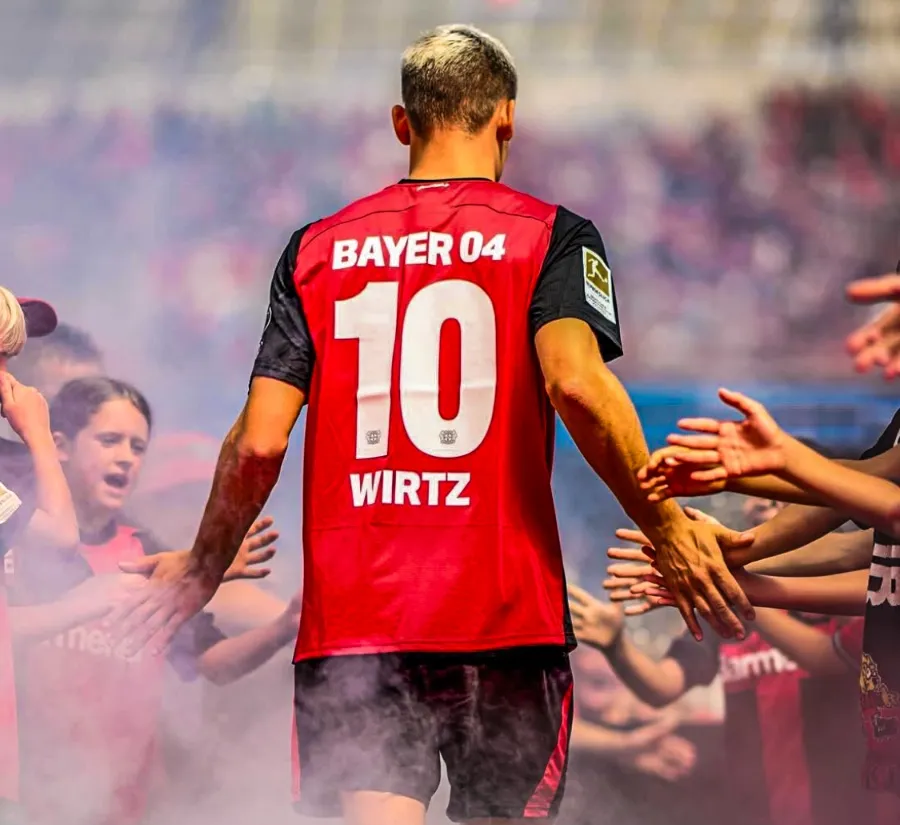 澳客课程-勒沃库森球员团结一心,击败强敌取得胜利的简单介绍