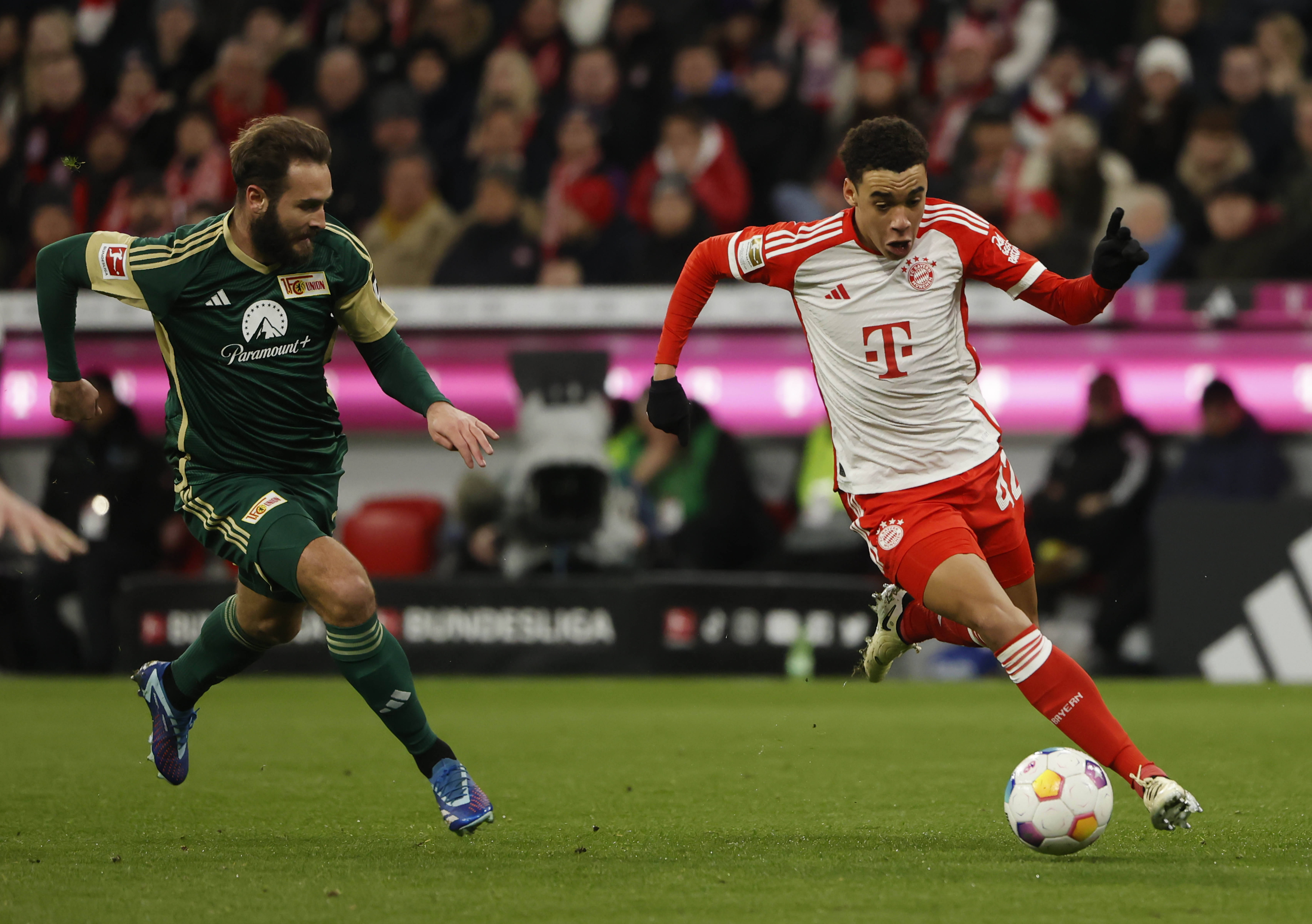 澳客网站入口-拜仁慕尼黑中场组织有序，欧冠赛场掀波澜的简单介绍