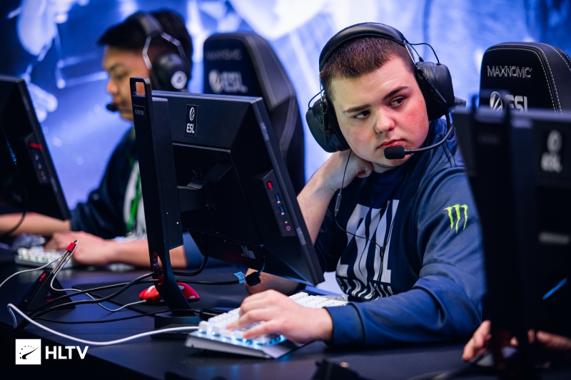 澳客官方-包含亚眠队客场战平,保持在降级区之外的词条