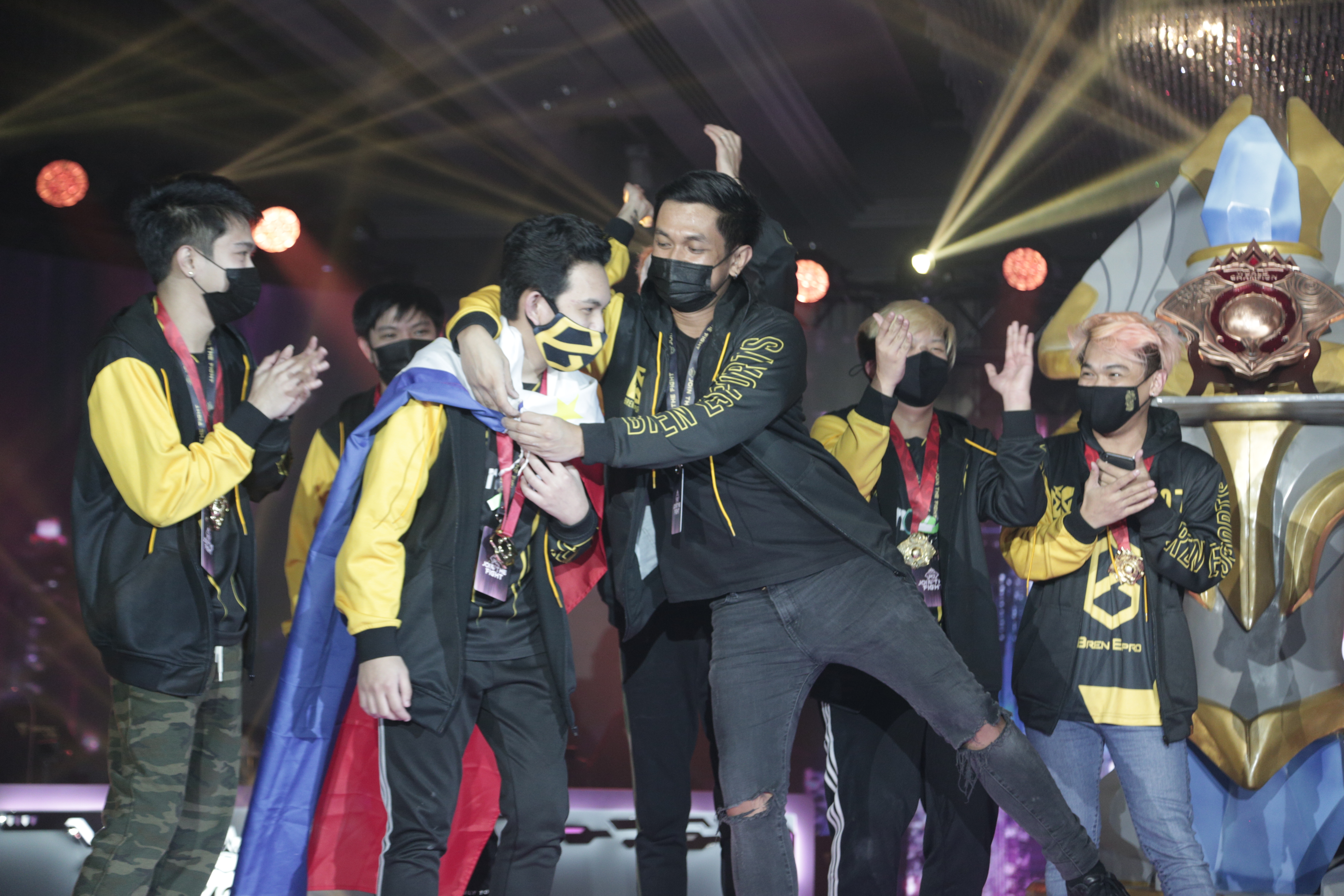 澳客注册-双方实力均衡的较量让现场气氛紧张到极致的简单介绍